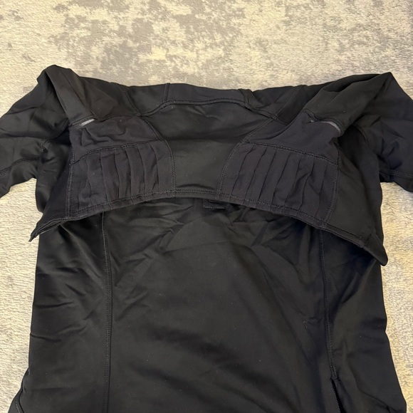 Lululemon black long sleeve top - Picture 4 of 5